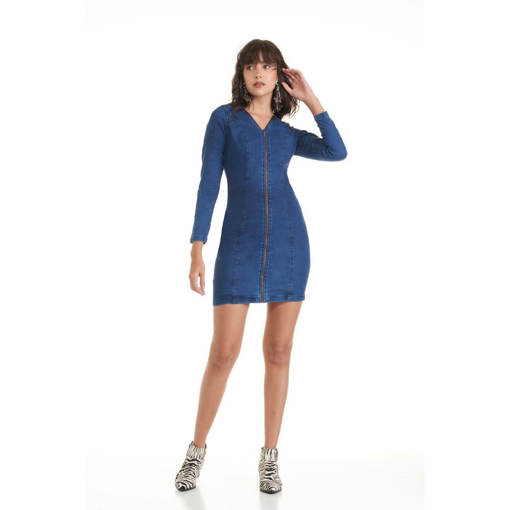 vestidos com sapatos e botas